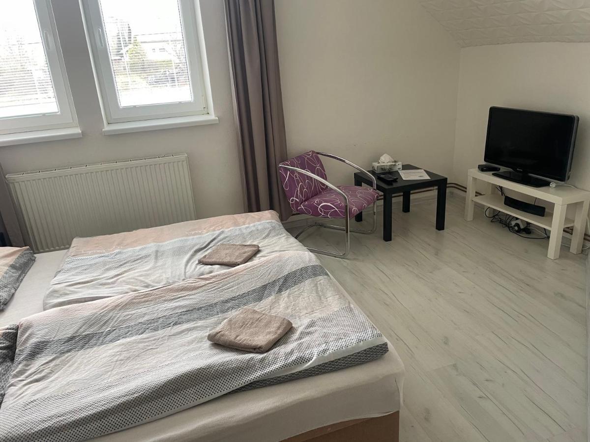Penzion Ad0Lfovice 耶塞尼克 外观 照片