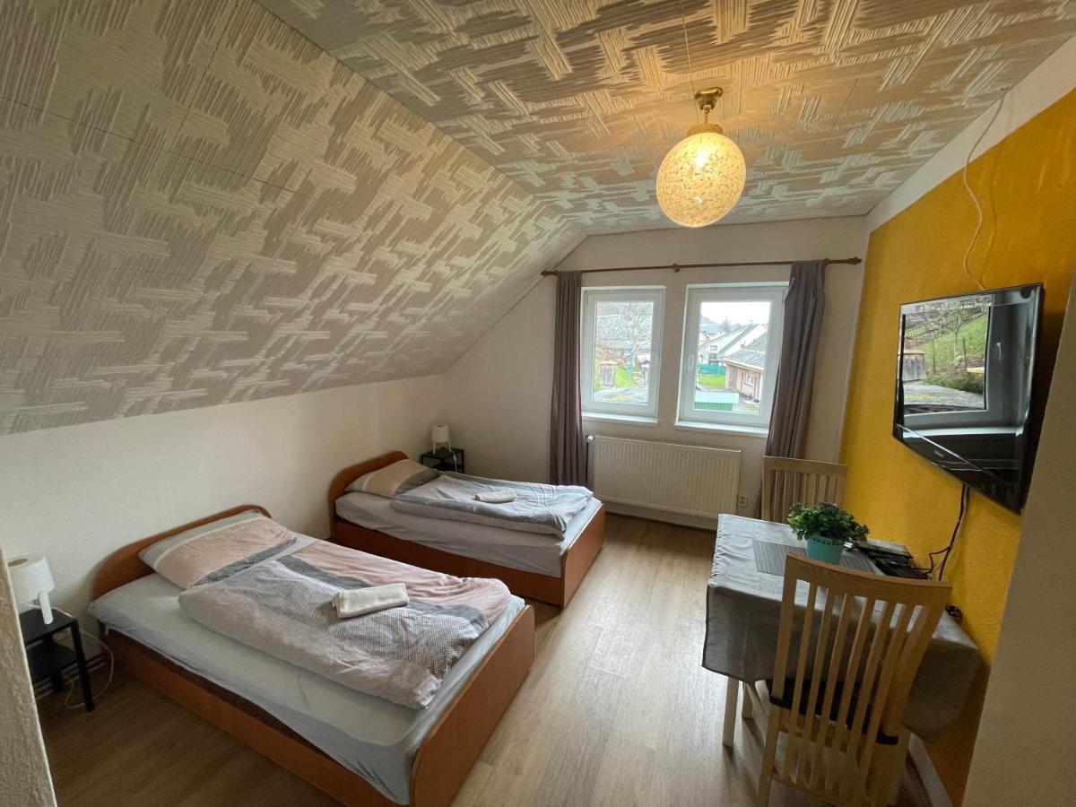 Penzion Ad0Lfovice 耶塞尼克 外观 照片